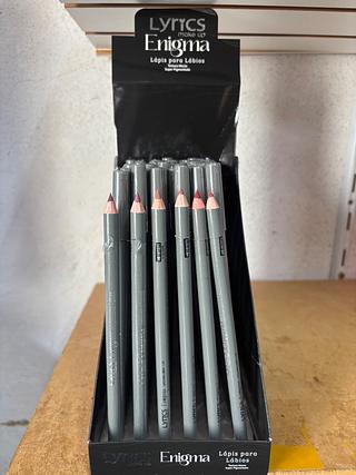 Lápis Labial c/48pçs Lyrics