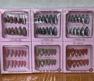 Unha postica em pvc c/12pcs SABRINA SATO
