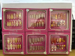 Unha posticas com adesivo auto colante /12pcs Sabrina Sato