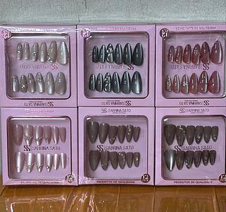 Unha postica em pvc c/12pcs SABRINA SATO