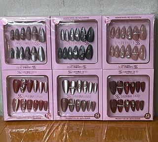 Unha postica em pvc c/12pcs SABRINA SATO