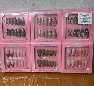 Unha postica em pvc c/12pcs SABRINA SATO