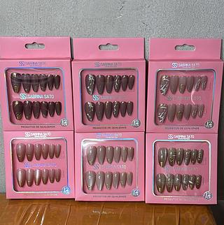 Unha postica em pvc c/12pcs SABRINA SATO
